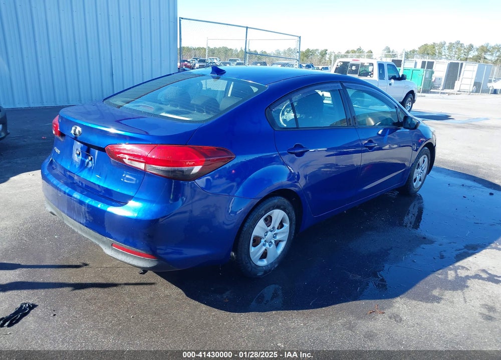 2017 KIA FORTE VIN: 3KPFK4A77HE035886