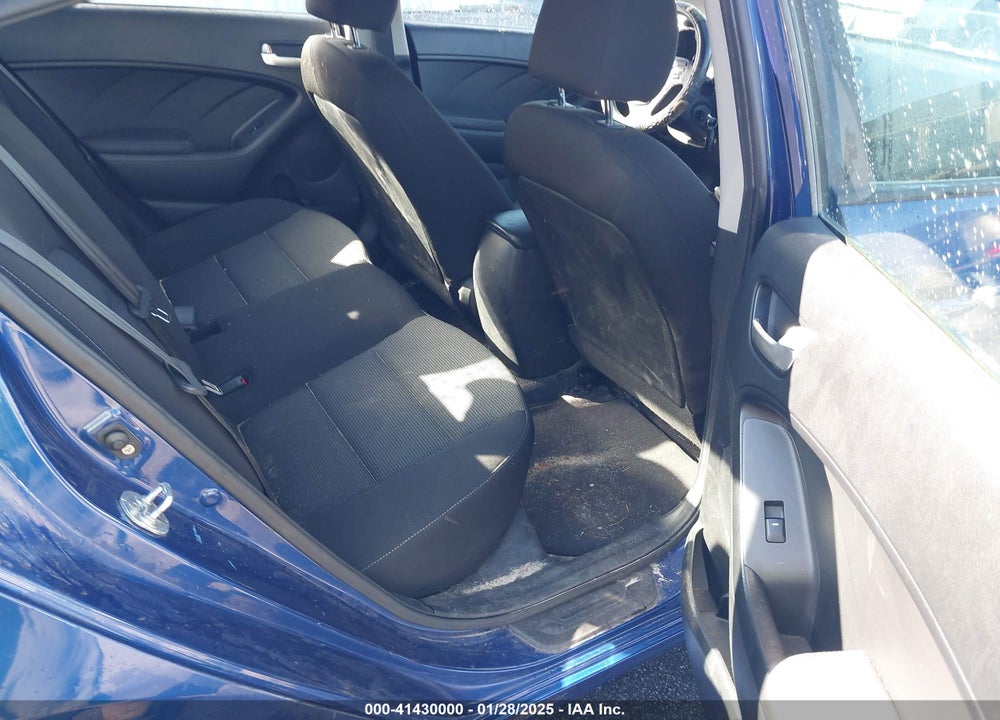 2017 KIA FORTE VIN: 3KPFK4A77HE035886