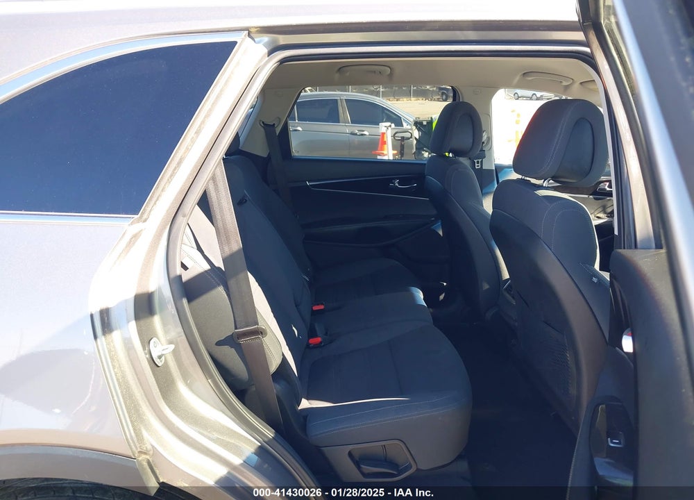 2016 KIA SORENTO 3.3L LX VIN: 5XYPGDA51GG179486