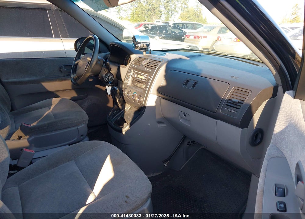 2004 KIA SEDONA EX/LX VIN: KNDUP131046530849
