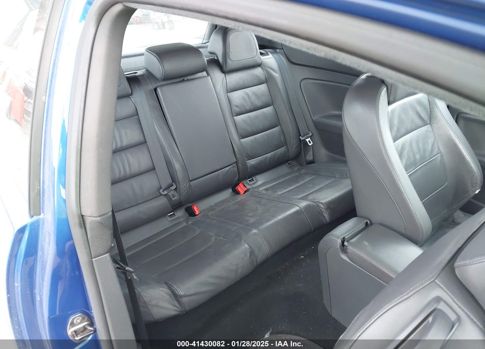 2008 VOLKSWAGEN R32 VIN: WVWKC71K58W064200