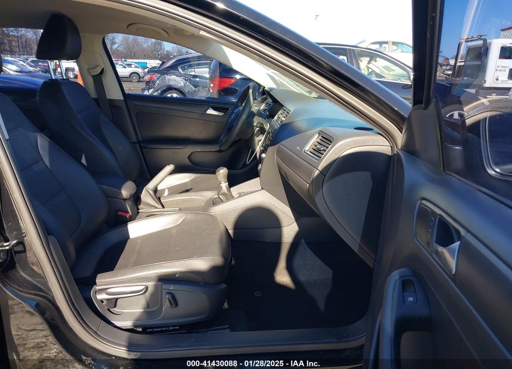 2014 VOLKSWAGEN JETTA VIN: 3VWB07AJ4EM332601