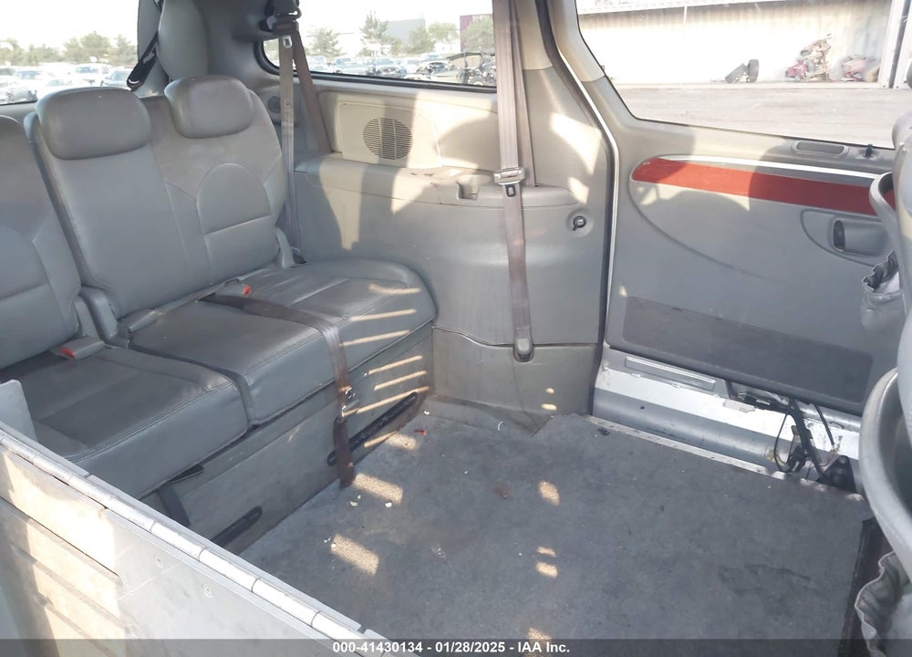 2005 CHRYSLER TOWN & COUNTRY LIMITED VIN: 2C4GP64LX5R294926