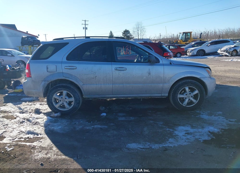 2008 KIA SORENTO LX VIN: KNDJC735185810148