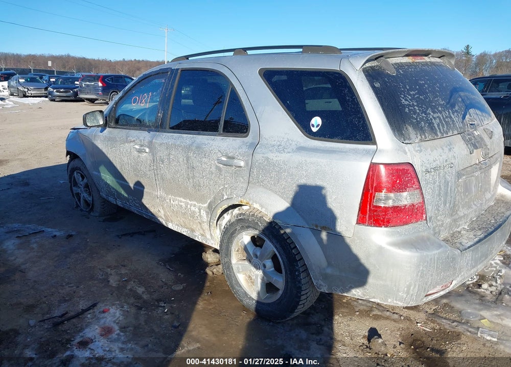 2008 KIA SORENTO LX VIN: KNDJC735185810148