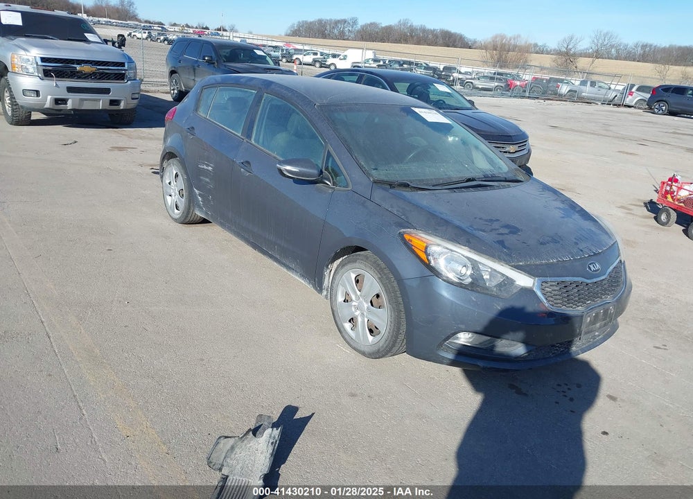 2016 KIA FORTE 5-DOOR LX VIN: KNAFK5A81G5621683