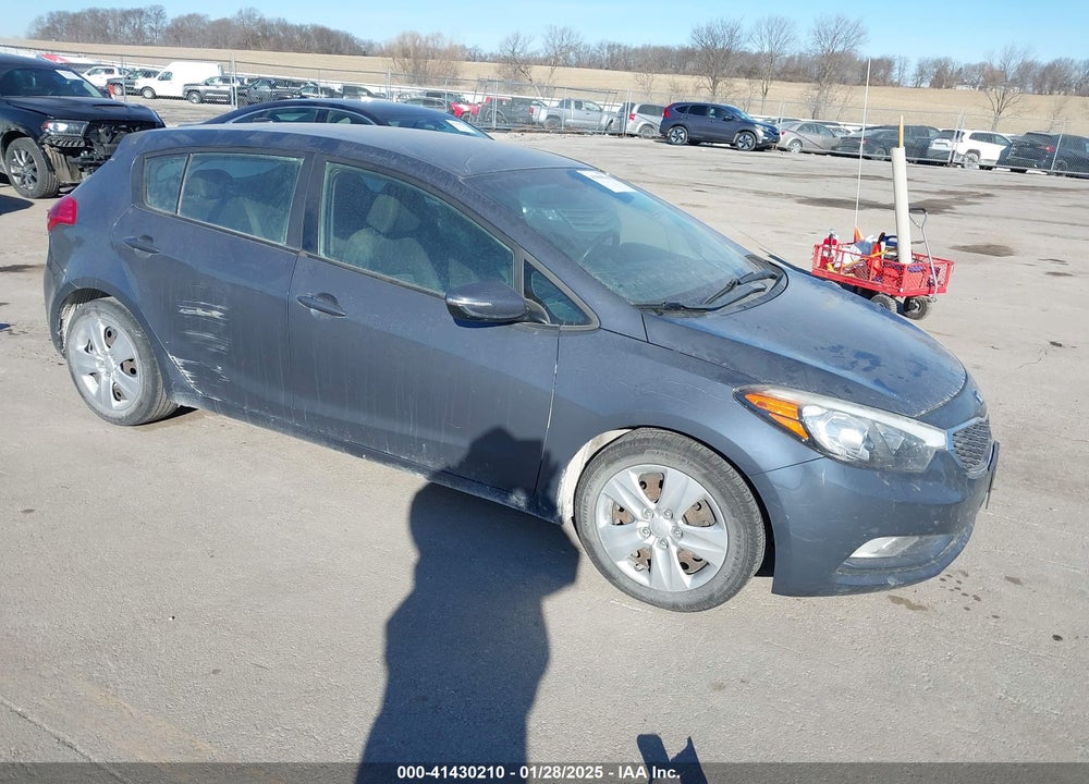 2016 KIA FORTE 5-DOOR LX VIN: KNAFK5A81G5621683