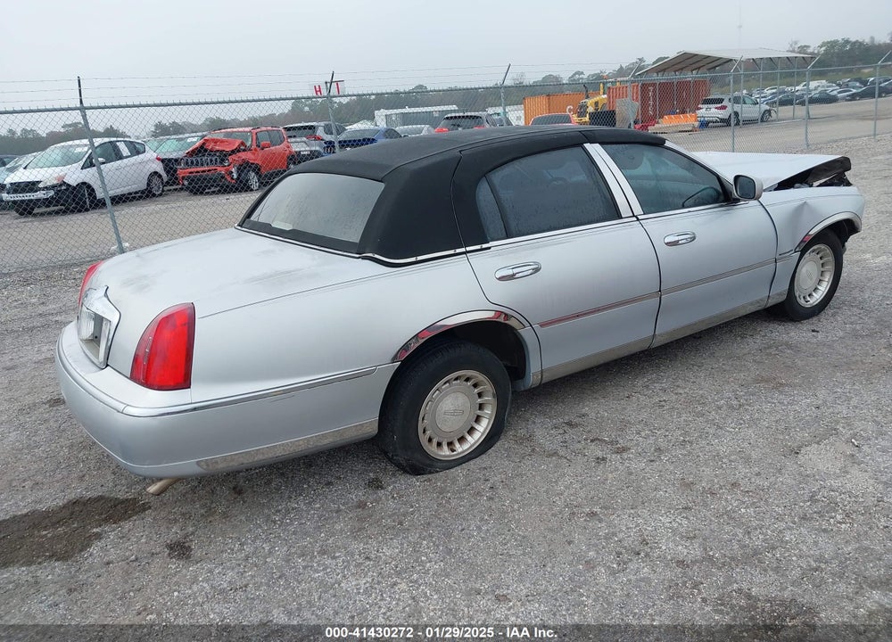 2001 LINCOLN TOWN CAR EXECUTIVE VIN: 1LNHM81W71Y722962