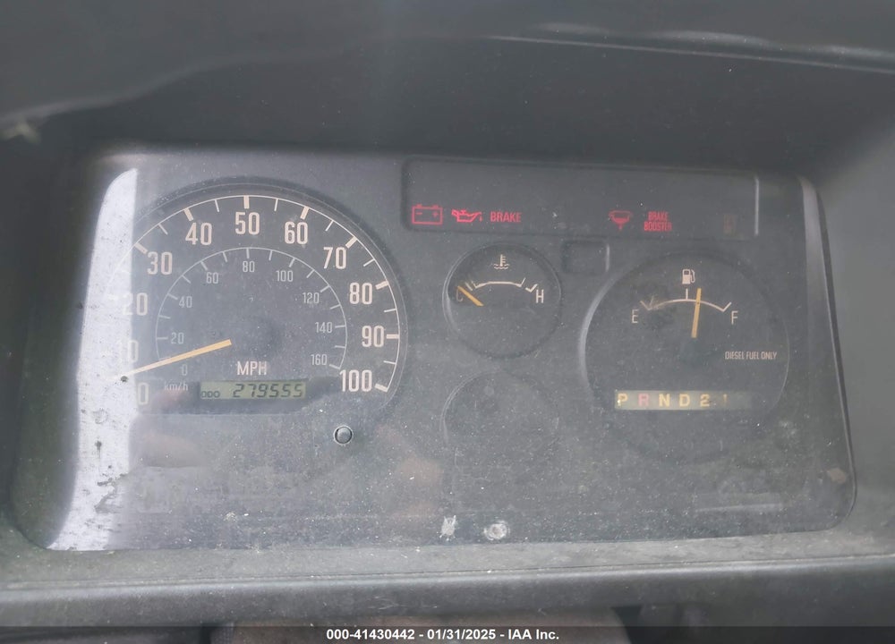 2000 ISUZU NPR VIN: JALC4B145Y7002472
