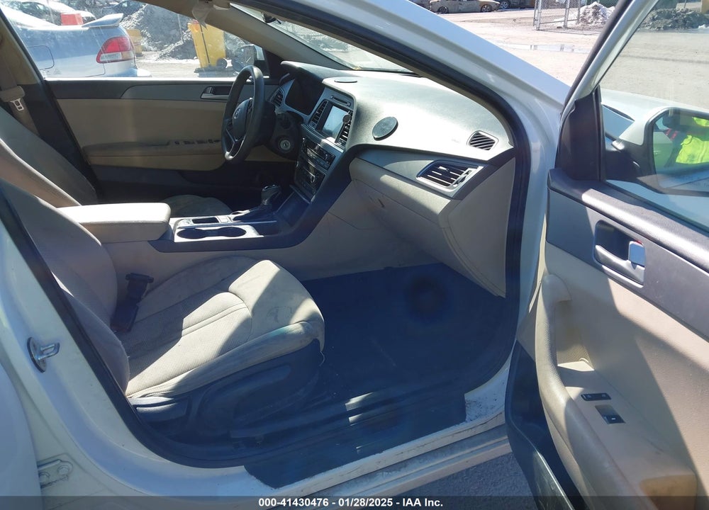 2017 HYUNDAI SONATA VIN: 5NPE24AF5HH460523