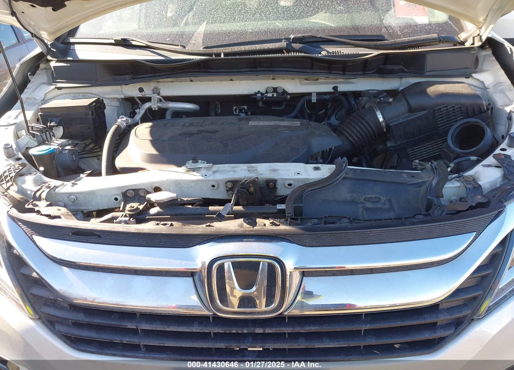 2018 HONDA ODYSSEY TOURING VIN: 5FNRL6H88JB028093