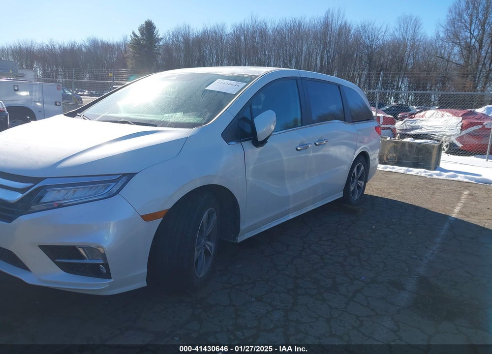 2018 HONDA ODYSSEY TOURING VIN: 5FNRL6H88JB028093