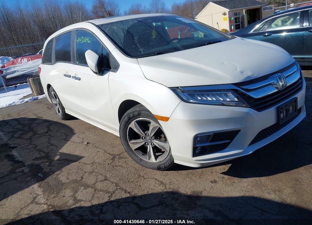 2018 HONDA ODYSSEY TOURING VIN: 5FNRL6H88JB028093