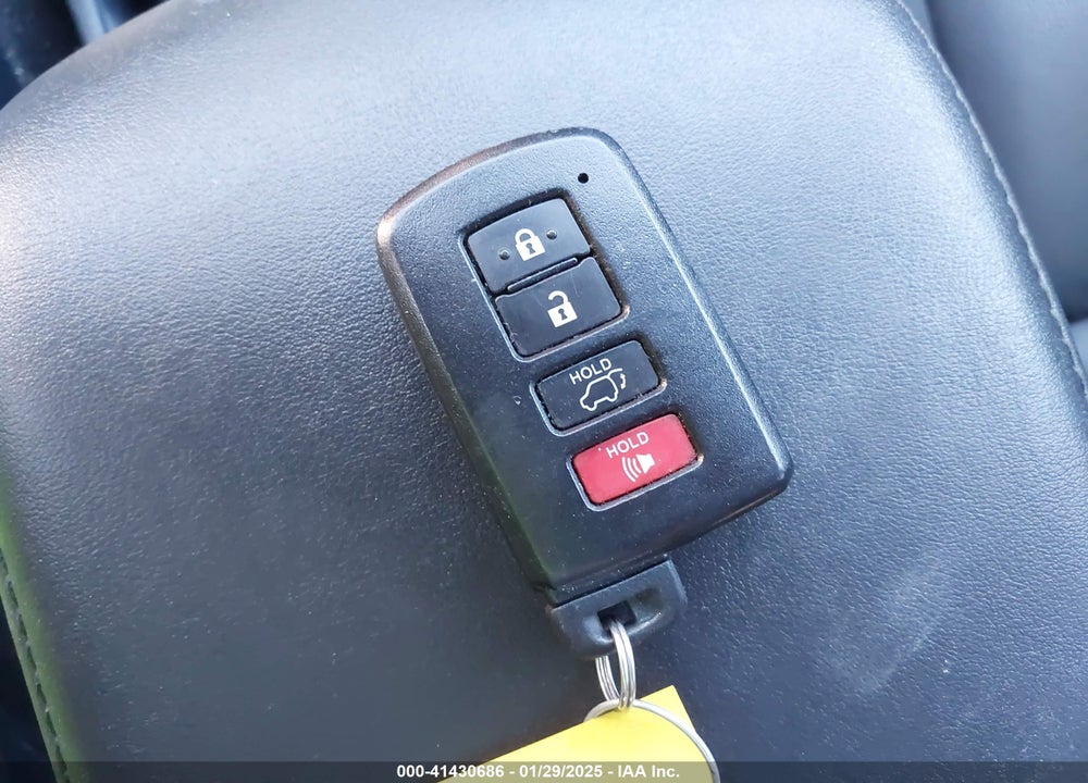 2017 TOYOTA RAV4 SE VIN: 2T3JFREV1HW643699