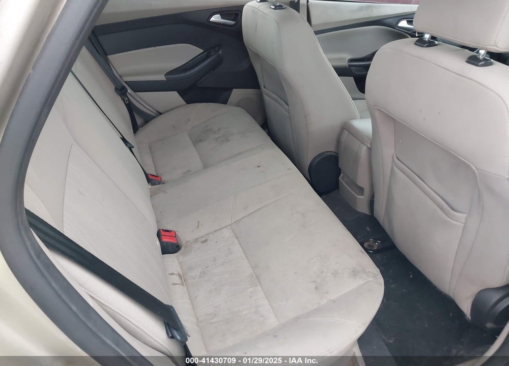 2017 FORD FOCUS VIN: 1FADP3F25HL295622