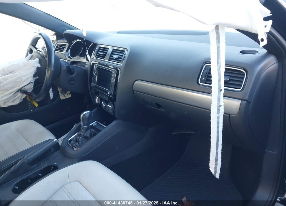 2016 VOLKSWAGEN JETTA 1.8T SPORT VIN: 3VWD17AJ3GM260282