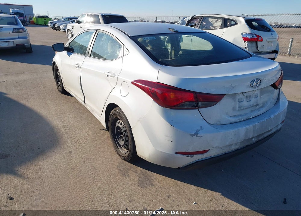 2016 HYUNDAI ELANTRA VIN: 5NPDH4AE3GH783565
