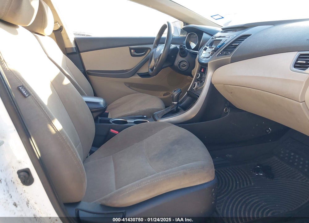 2016 HYUNDAI ELANTRA VIN: 5NPDH4AE3GH783565
