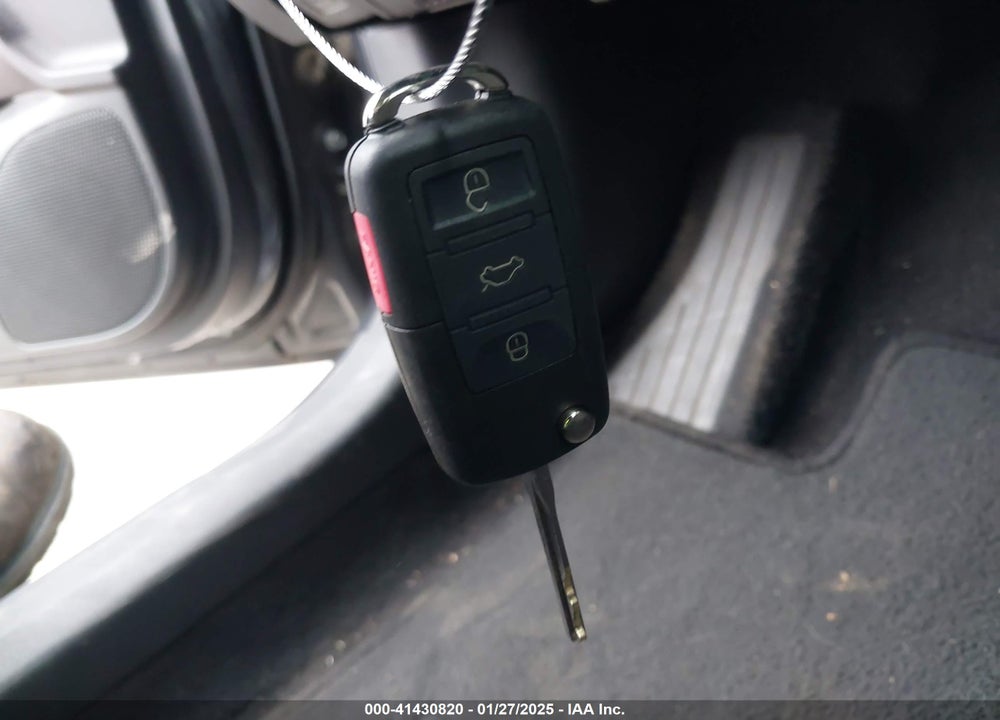 2011 TOYOTA COROLLA VIN: 2T1BU4EE8BC748514