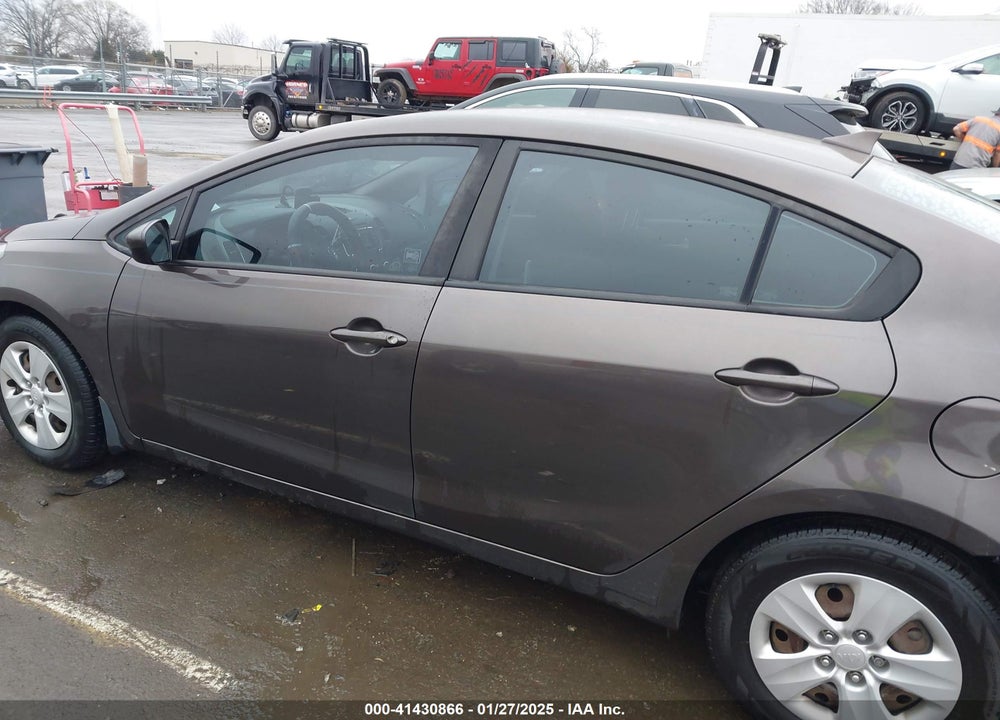 2017 KIA FORTE LX VIN: 3KPFK4A7XHE150305