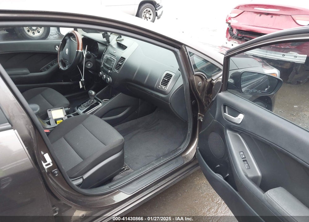 2017 KIA FORTE LX VIN: 3KPFK4A7XHE150305
