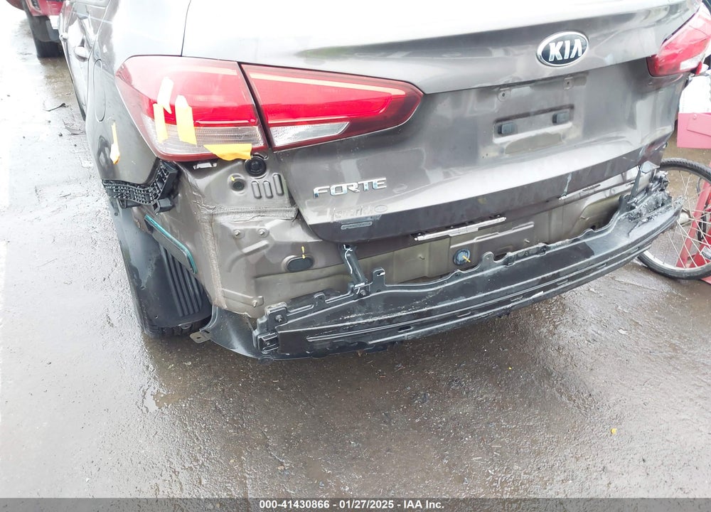 2017 KIA FORTE LX VIN: 3KPFK4A7XHE150305