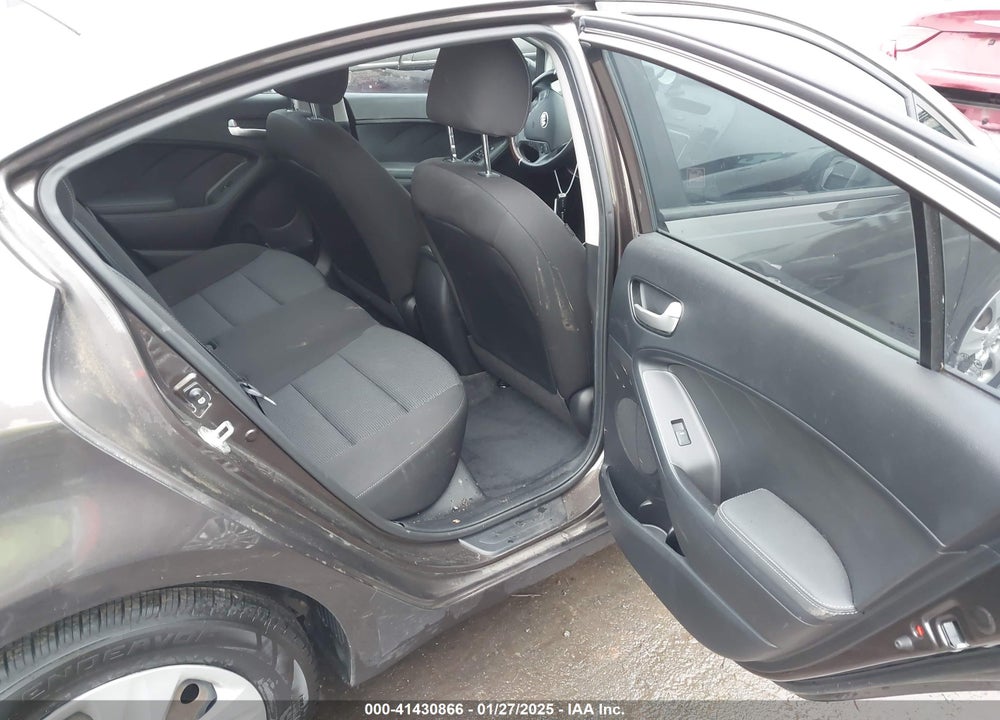 2017 KIA FORTE LX VIN: 3KPFK4A7XHE150305