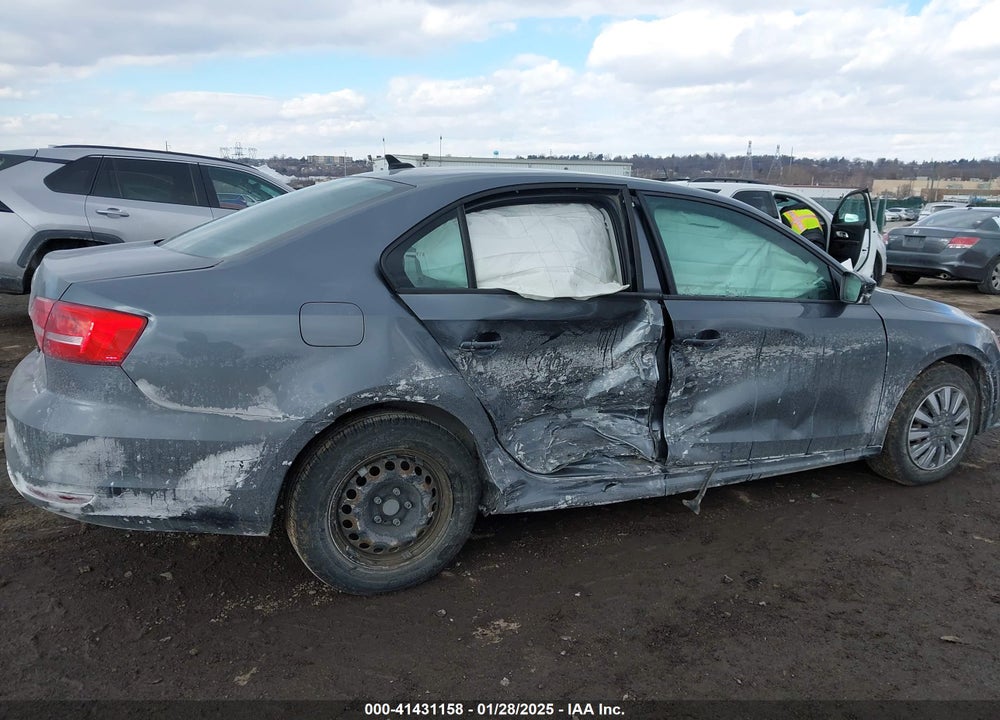 2015 VOLKSWAGEN JETTA VIN: 3VW2K7AJ4FM261136