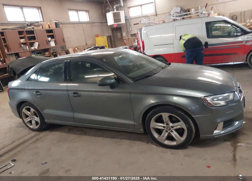 2017 AUDI A3 VIN: WAUB8GFF1H1031556