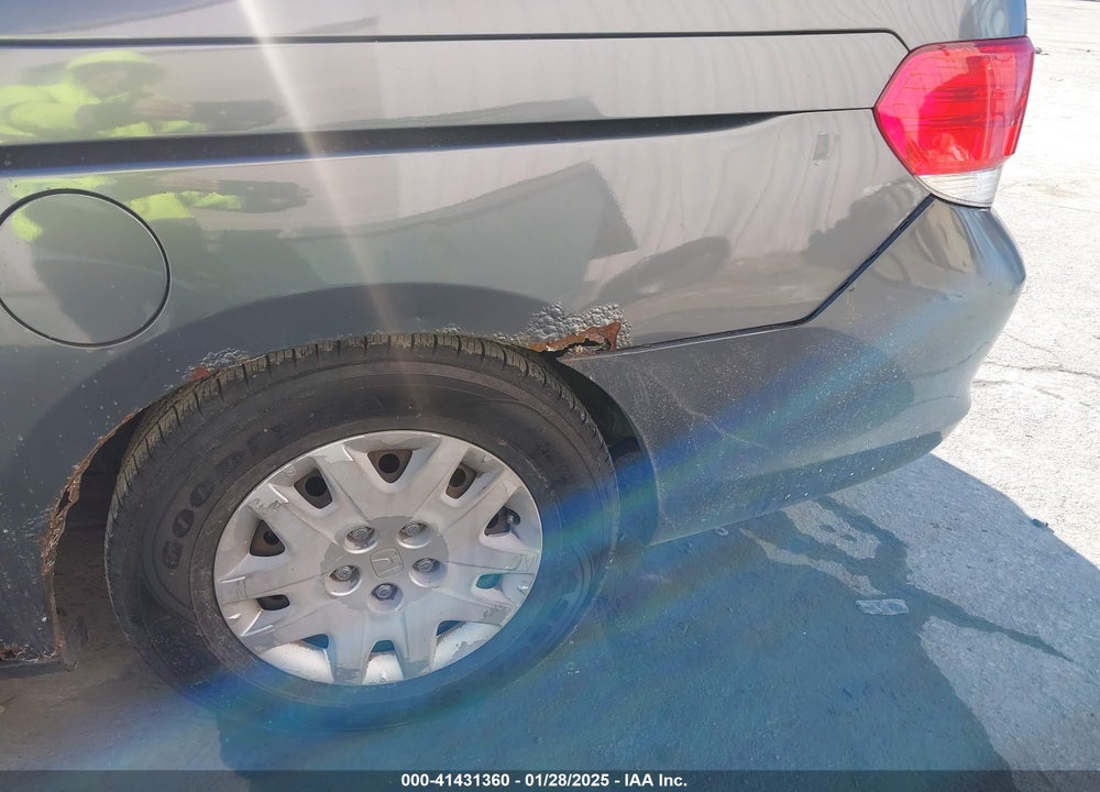 2010 HONDA ODYSSEY LX VIN: 5FNRL3H21AB062693