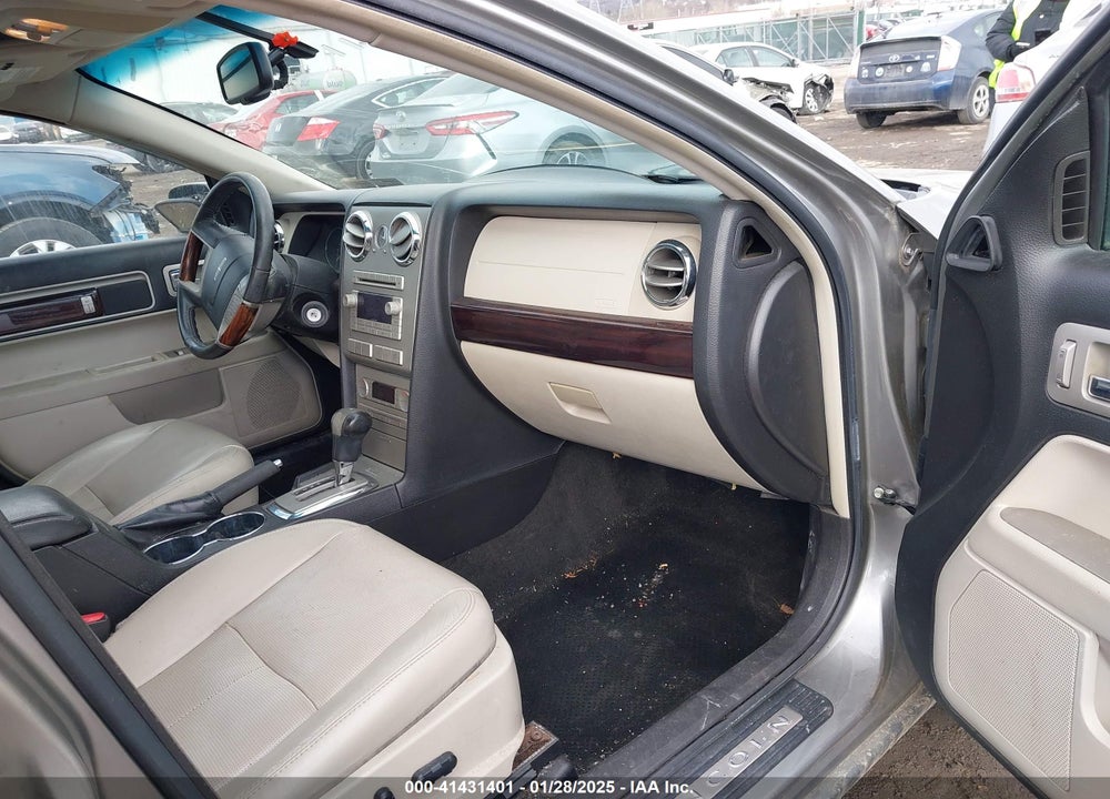 2008 LINCOLN MKZ VIN: 3LNHM28T68R657068