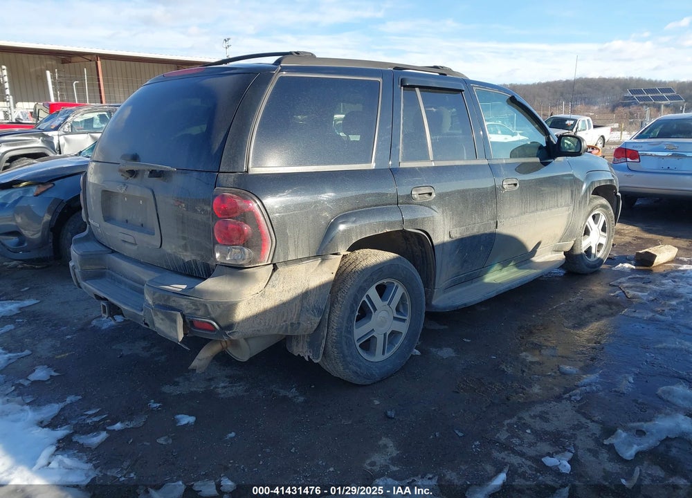 2007 CHEVROLET TRAILBLAZER LS VIN: 1GNDT13S372200503