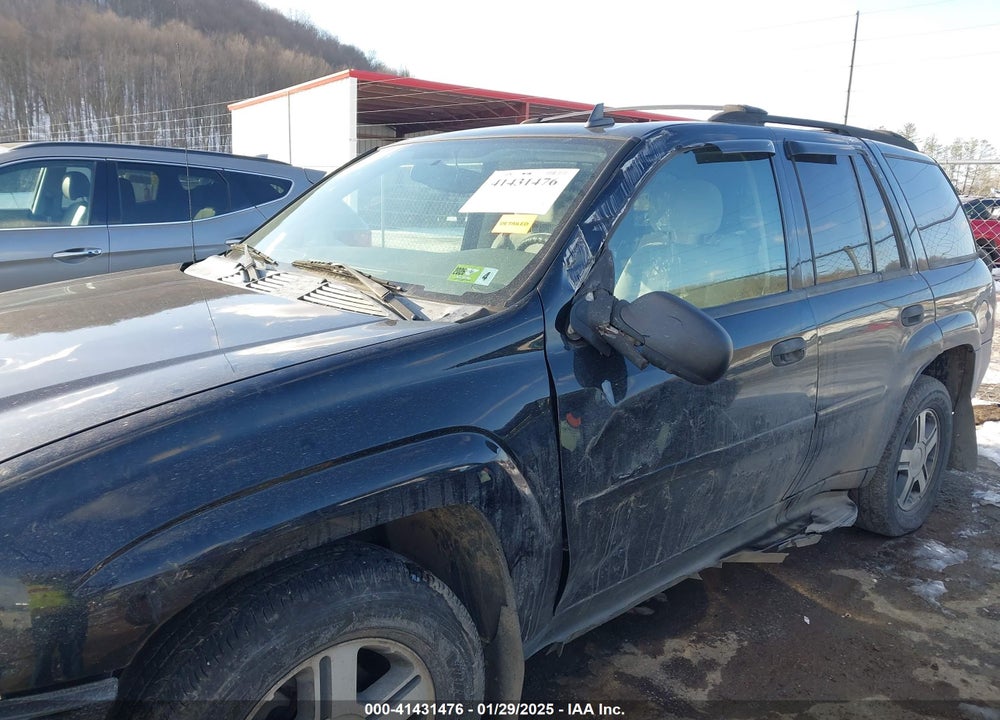 2007 CHEVROLET TRAILBLAZER LS VIN: 1GNDT13S372200503