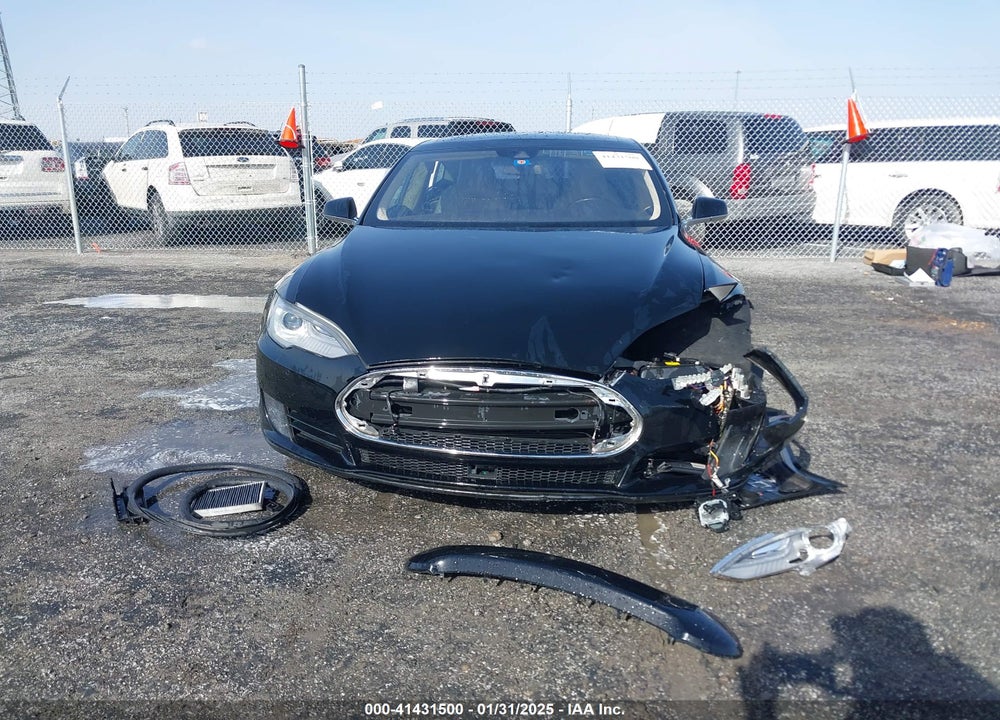 2015 TESLA MODEL S VIN: 5YJSA1E24FF118777