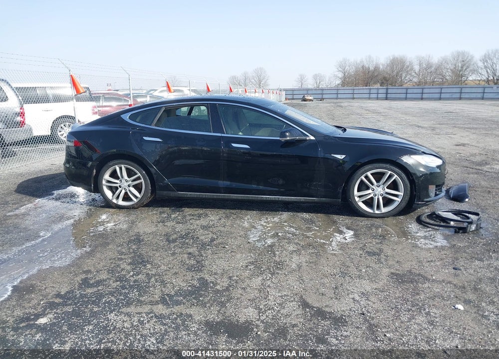 2015 TESLA MODEL S VIN: 5YJSA1E24FF118777