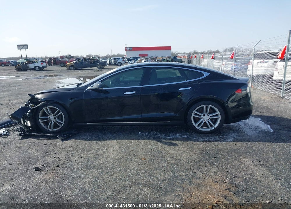 2015 TESLA MODEL S VIN: 5YJSA1E24FF118777