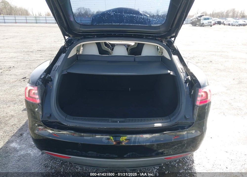 2015 TESLA MODEL S VIN: 5YJSA1E24FF118777