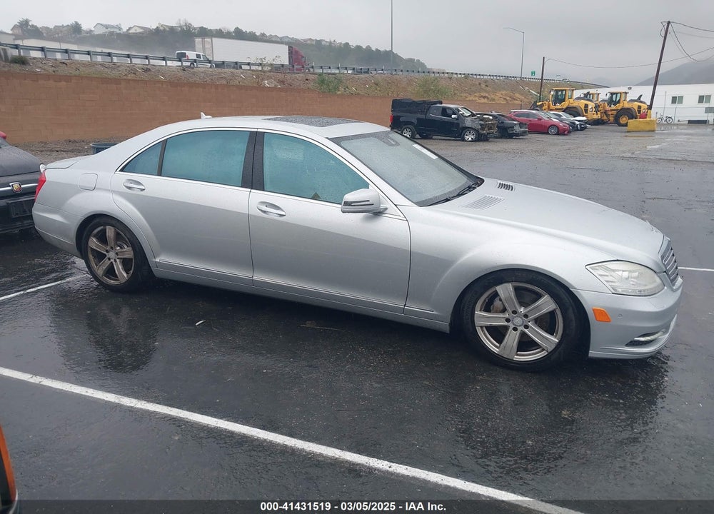 2010 MERCEDES-BENZ S 550 VIN: WDDNG7BB6AA338951