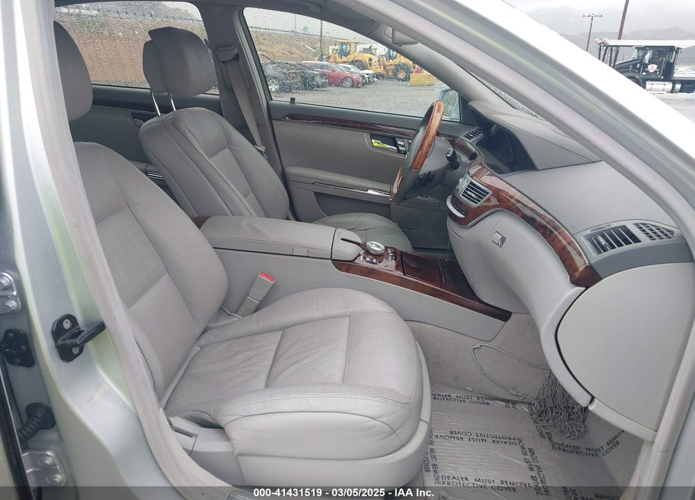 2010 MERCEDES-BENZ S 550 VIN: WDDNG7BB6AA338951