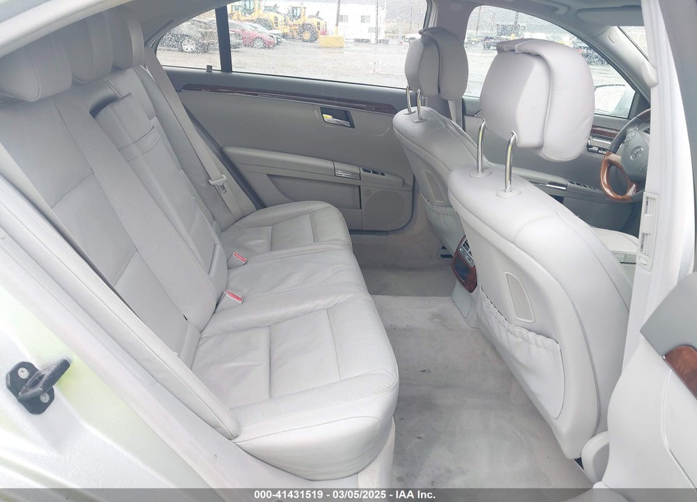 2010 MERCEDES-BENZ S 550 VIN: WDDNG7BB6AA338951