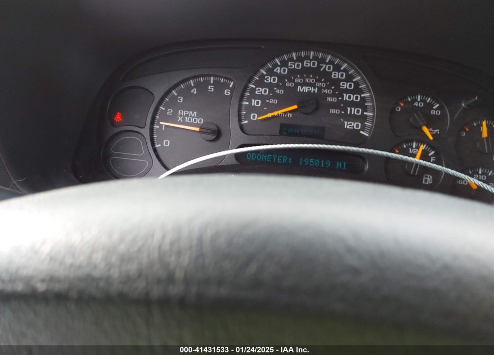 2005 CHEVROLET SUBURBAN 1500 Z71 VIN: 3GNFK16Z55G210040