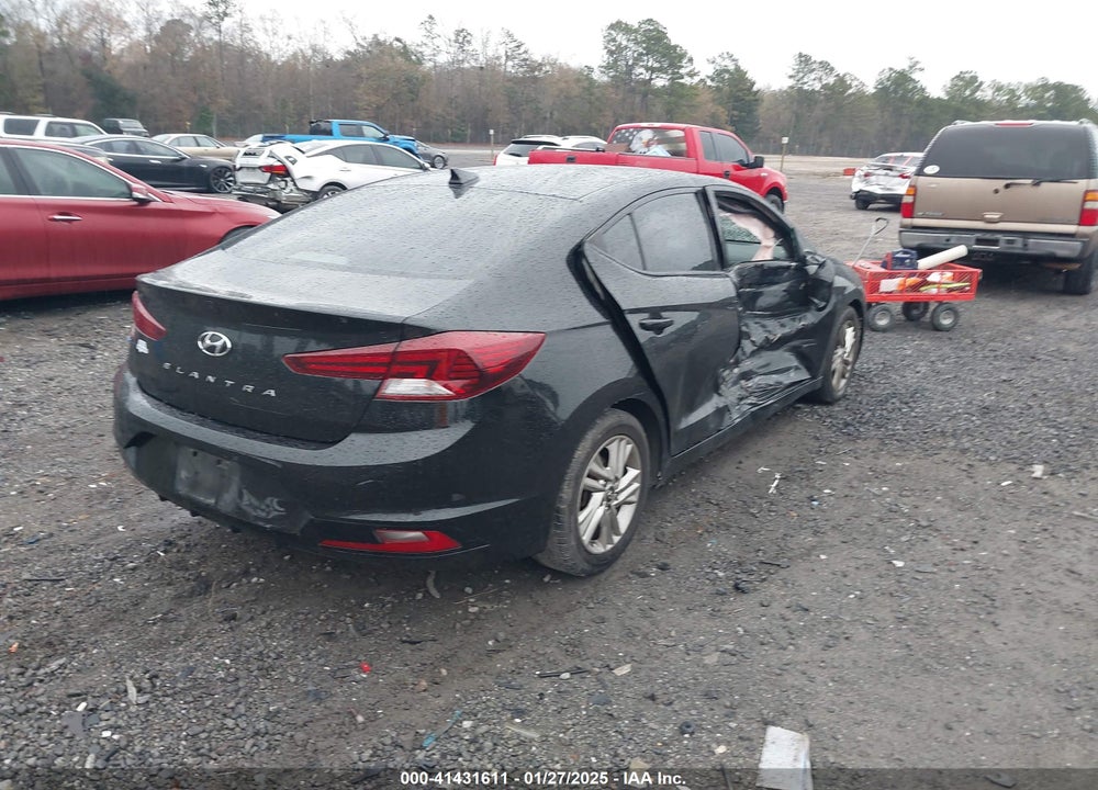 2019 HYUNDAI ELANTRA VIN: 5NPD84LF3KH416518