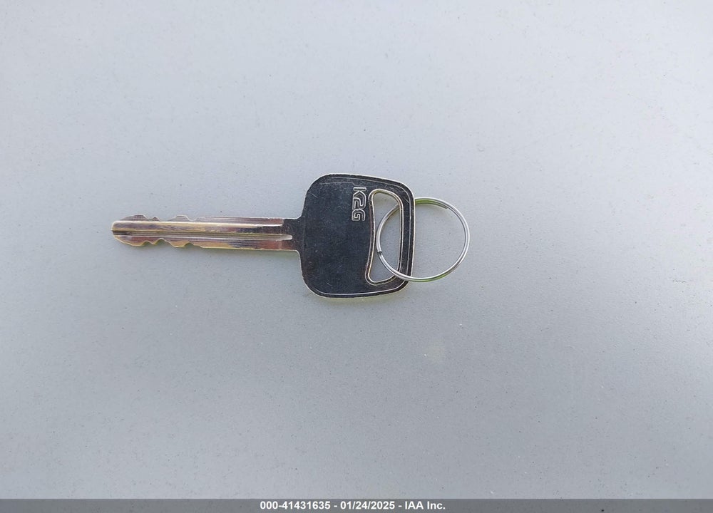 2004 TOYOTA COROLLA LE VIN: 1NXBR32E74Z285153