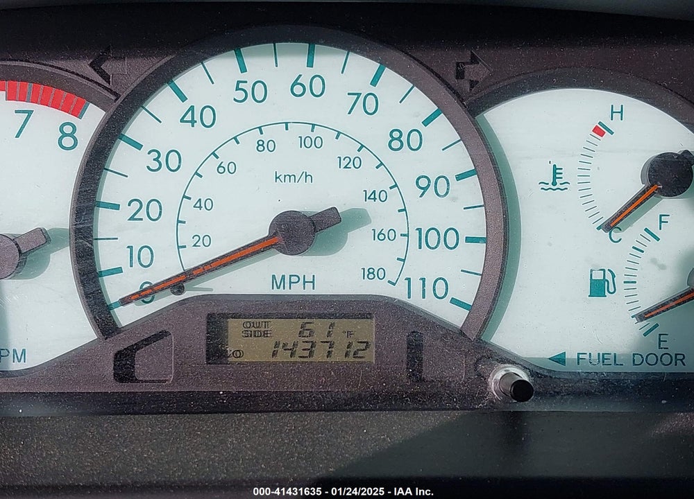 2004 TOYOTA COROLLA LE VIN: 1NXBR32E74Z285153