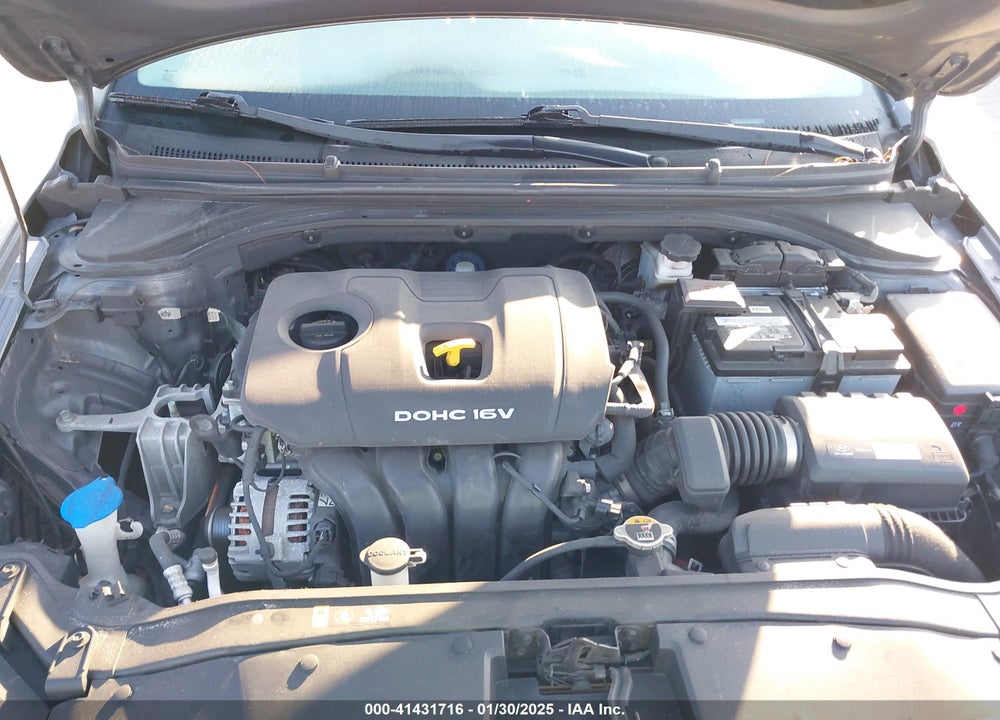 2017 HYUNDAI ELANTRA VIN: KMHD84LF4HU182786