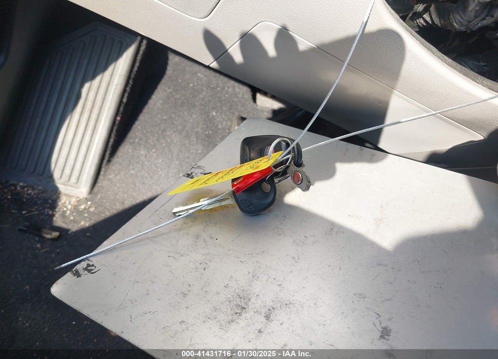 2017 HYUNDAI ELANTRA VIN: KMHD84LF4HU182786