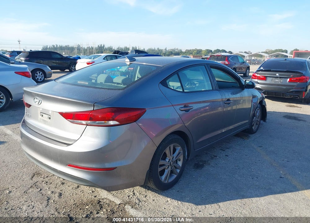 2017 HYUNDAI ELANTRA VIN: KMHD84LF4HU182786