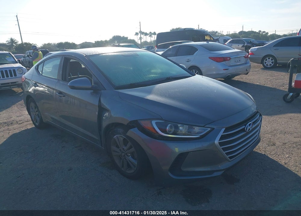 2017 HYUNDAI ELANTRA VIN: KMHD84LF4HU182786
