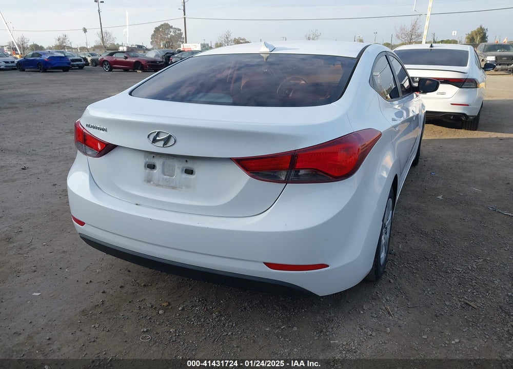 2016 HYUNDAI ELANTRA VIN: 5NPDH4AE3GH686110