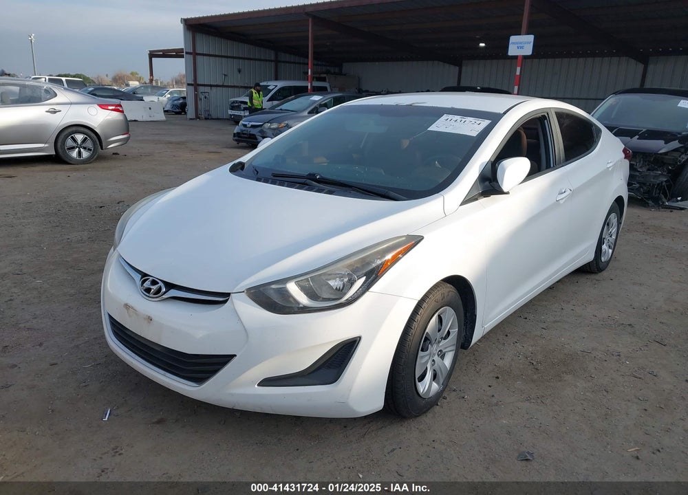 2016 HYUNDAI ELANTRA VIN: 5NPDH4AE3GH686110